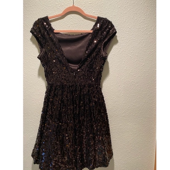 Black Sequined Dress - Picture 4 of 4